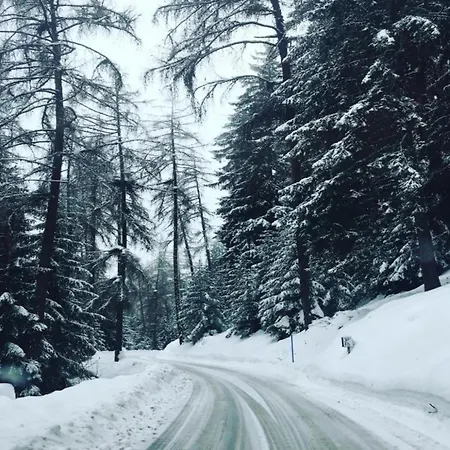 Charming With Hill View דירה ויסונה