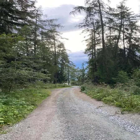 Charming With Hill View דירה *