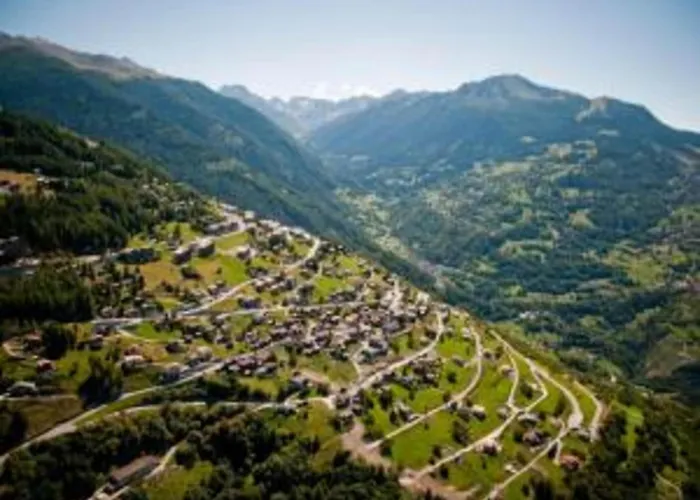 Charming With Hill View *