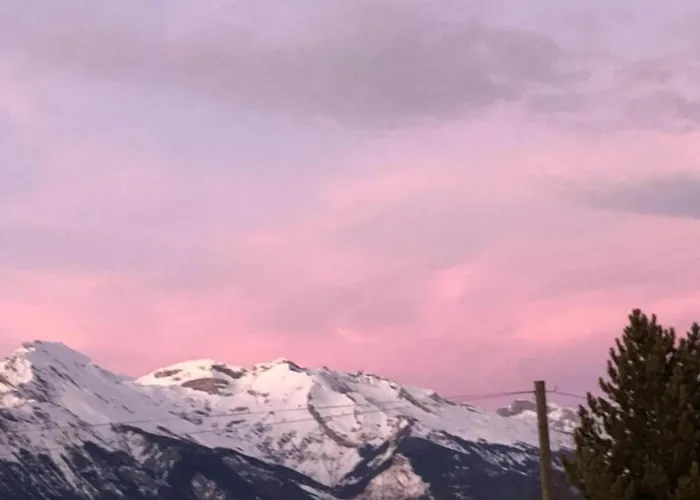 Апартаменты Charming With Hill View