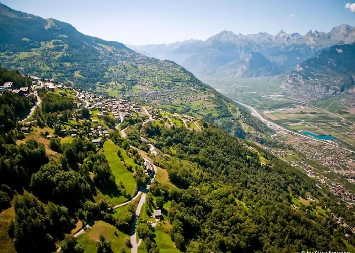 Charming With Hill View Апартаменты *